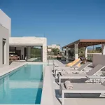 Iocaste - With Private Pool And Ev Station 빌라 *
