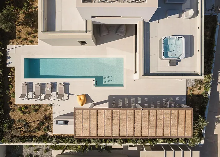 Iocaste - With Private Pool And Ev Station 干尼亞