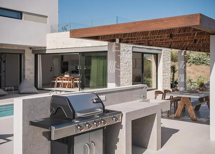 Iocaste - With Private Pool And Ev Station 别墅 *